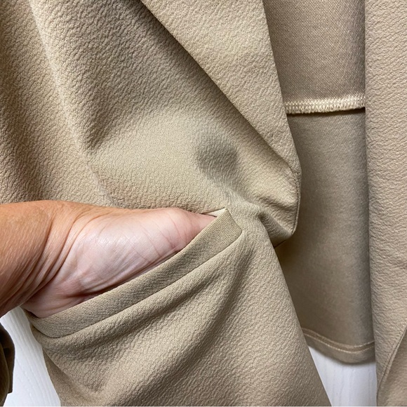 🌸 Tan unlined blazer.  XL.  Excellent used condition. - Picture 4 of 8